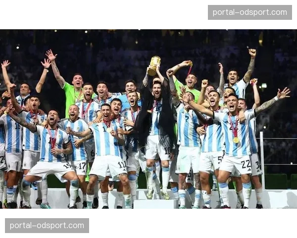 分析:中量级新老交替加速,Dricus du Plessis的卫冕之路将面临多位年轻挑战者 分析:中量级新老交替加速,Dricus du Plessis的卫冕之路将面临多位年轻挑战者