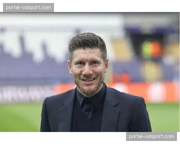 摩纳哥主帅谈压迫体系：不让对手从容出球是战术核心